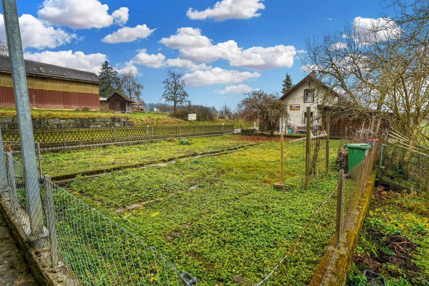 Fully rented multi-family house with 4 apartments, 5.4% gross yield - Photo 11 of 13