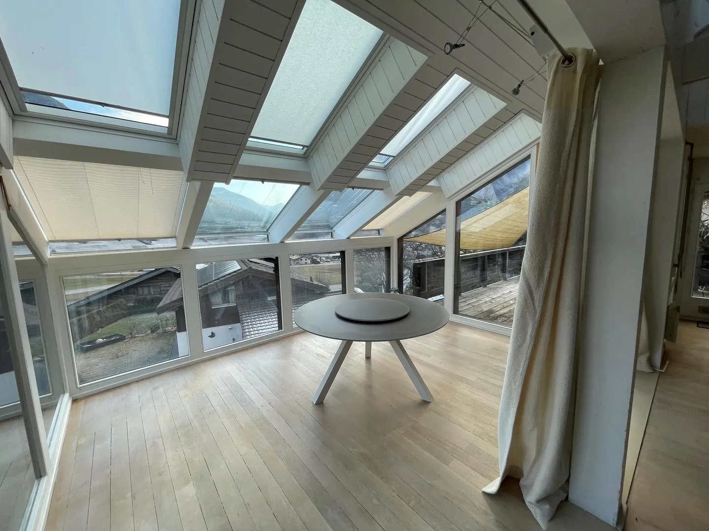 Stunning Villa with Mountain Views - Photo 5 of 13