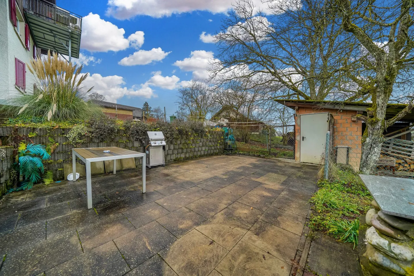 Fully rented multi-family house with 4 apartments, 5.4% gross yield - Photo 12 of 13