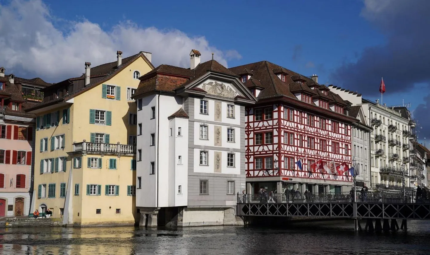 Historical Living Directly on the Reuss - 3-Room Apartment in Luzern - Photo 10 of 11