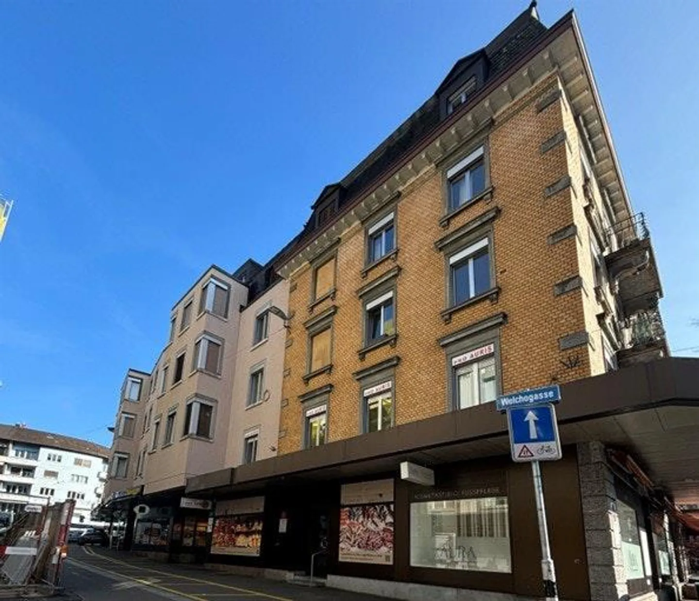 Spazio commerciale attraente nel vivace quartiere residenziale e commerciale... - Foto 1 di 6