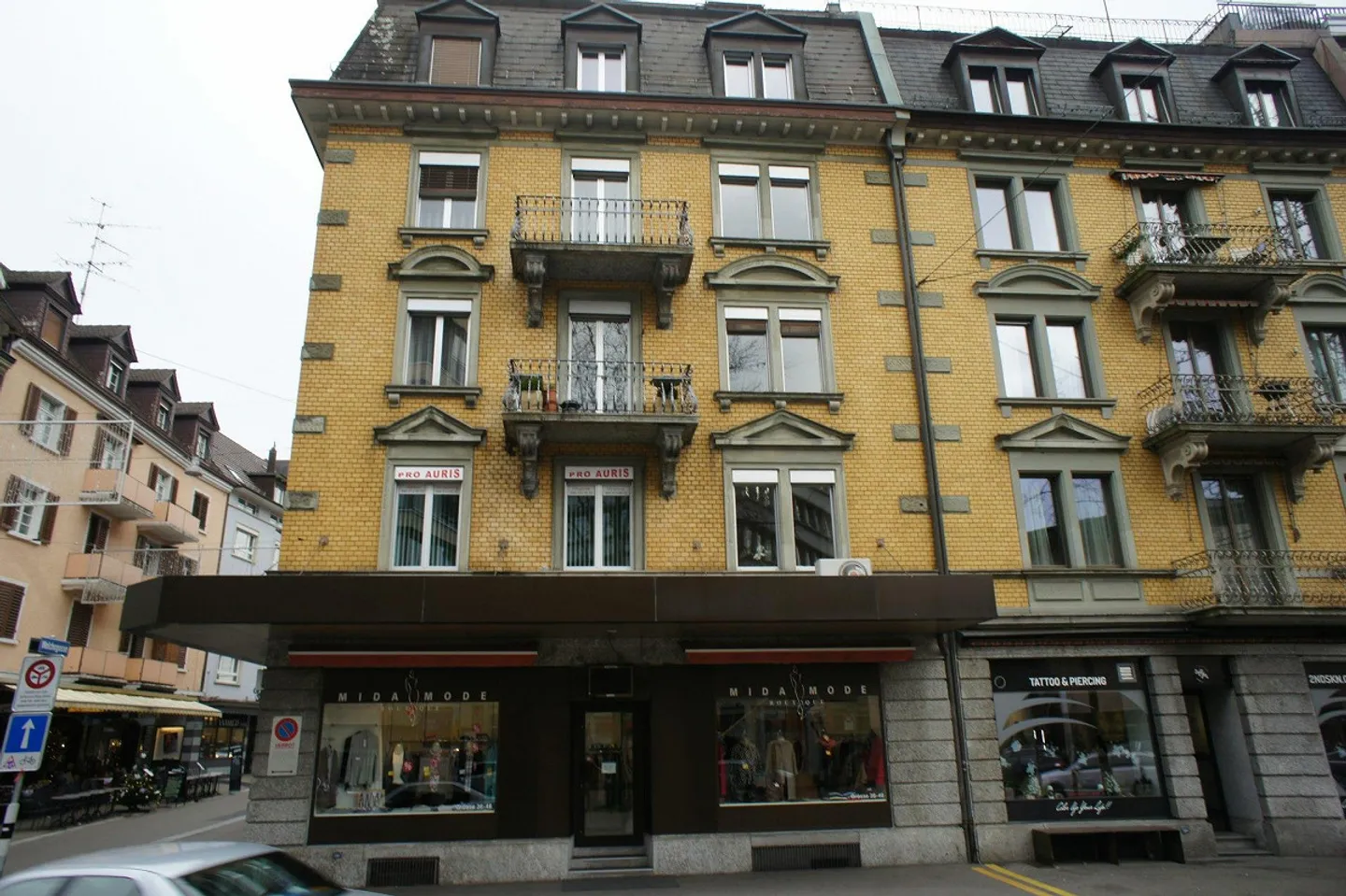 Spazio commerciale attraente nel vivace quartiere residenziale e commerciale... - Foto 2 di 6