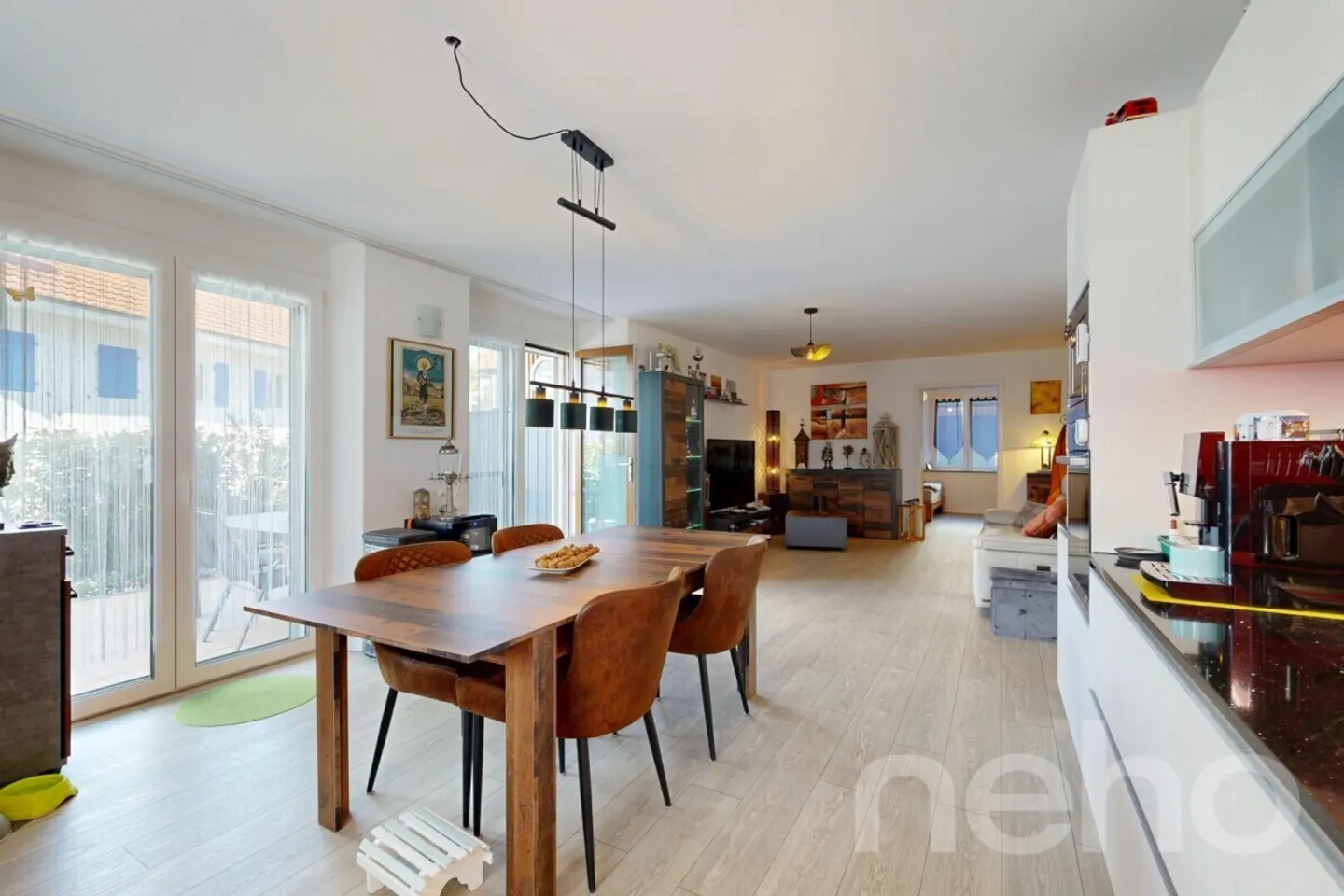 Wunderschöne 3.5 Zimmerwohnung im Zentrum von Gletterens - Foto 3 von 11