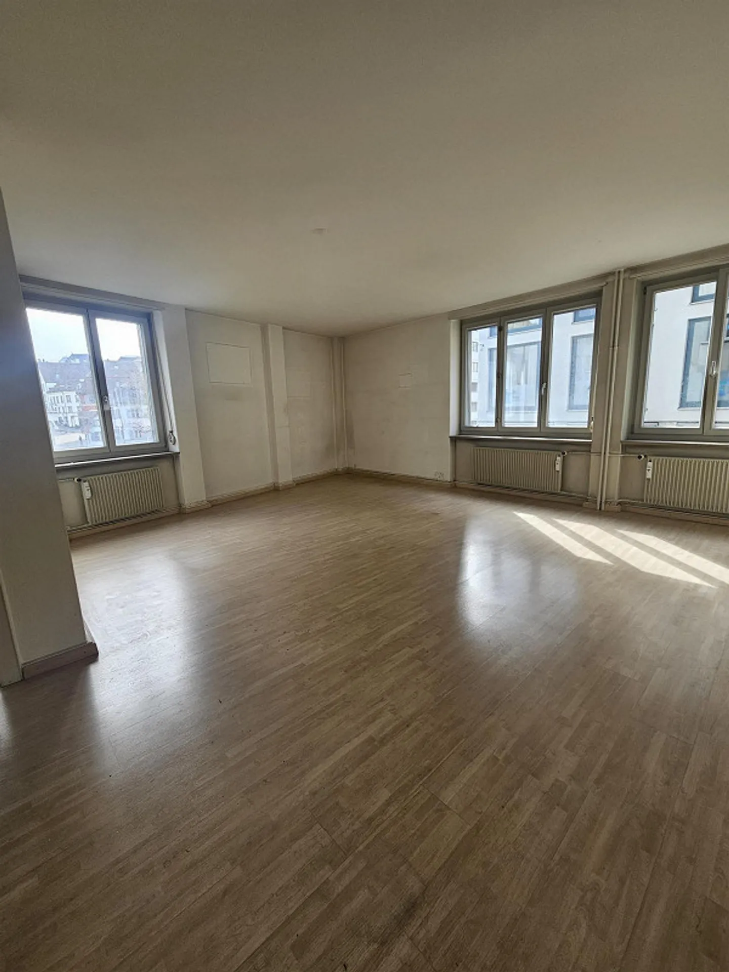 Espace de bureau ou de pratique central dans le centre-ville de Bâle - Photo 4 sur 7