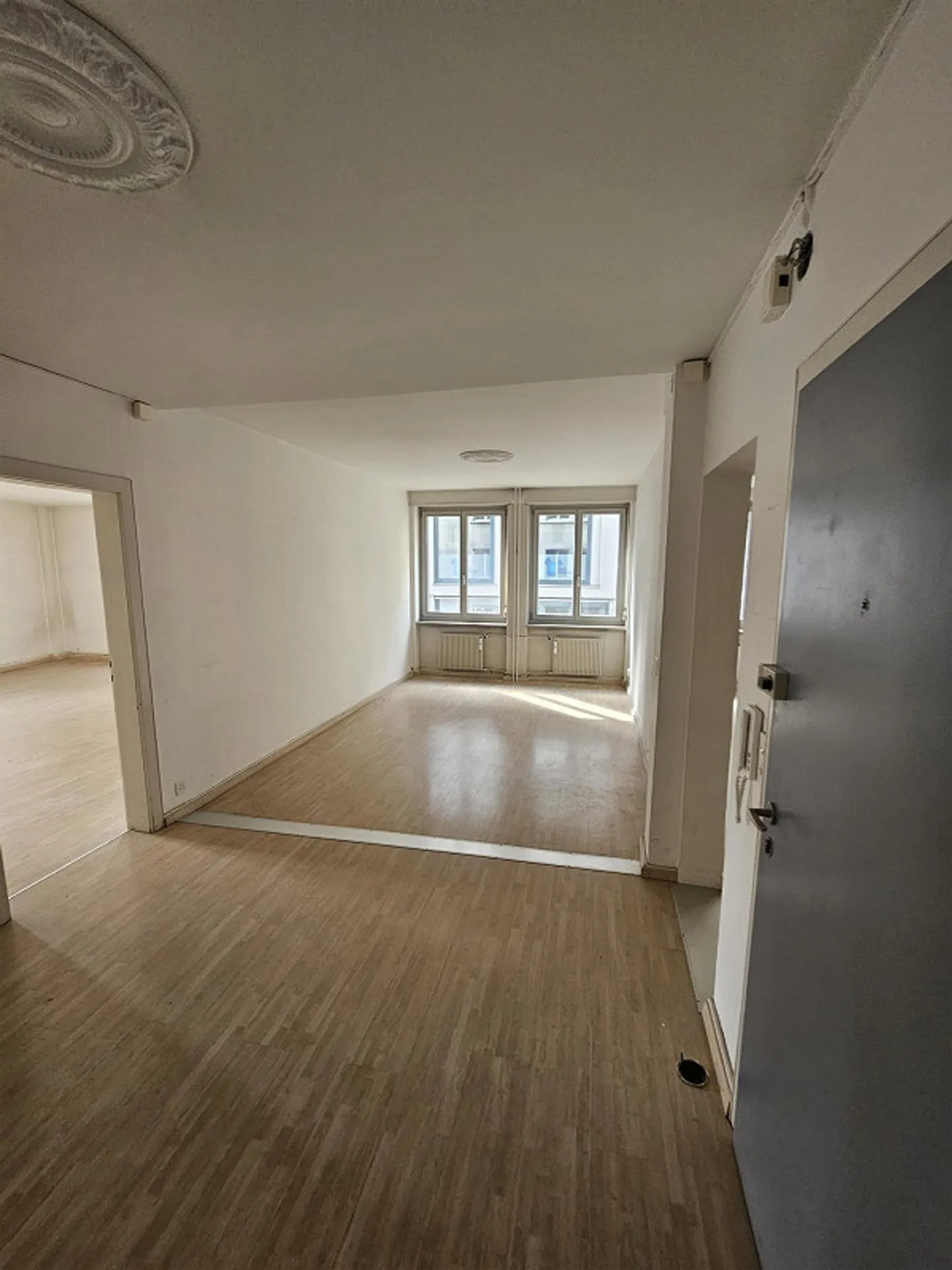 Espace de bureau ou de pratique central dans le centre-ville de Bâle - Photo 5 sur 7