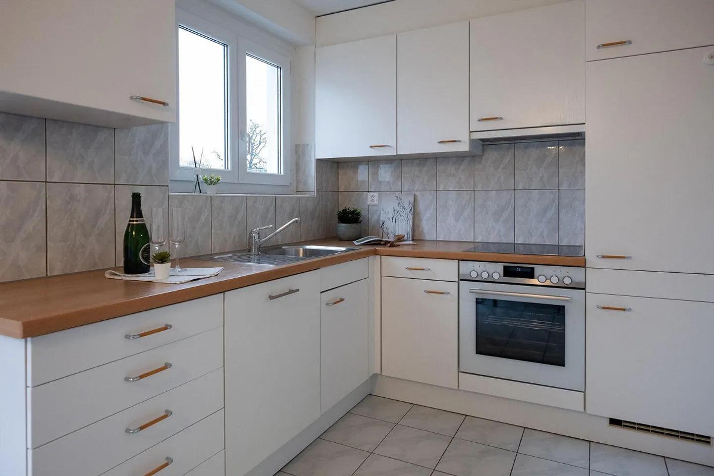 6-room apartment suitable for a practice room with separate WC/shower - Photo 6 of 15