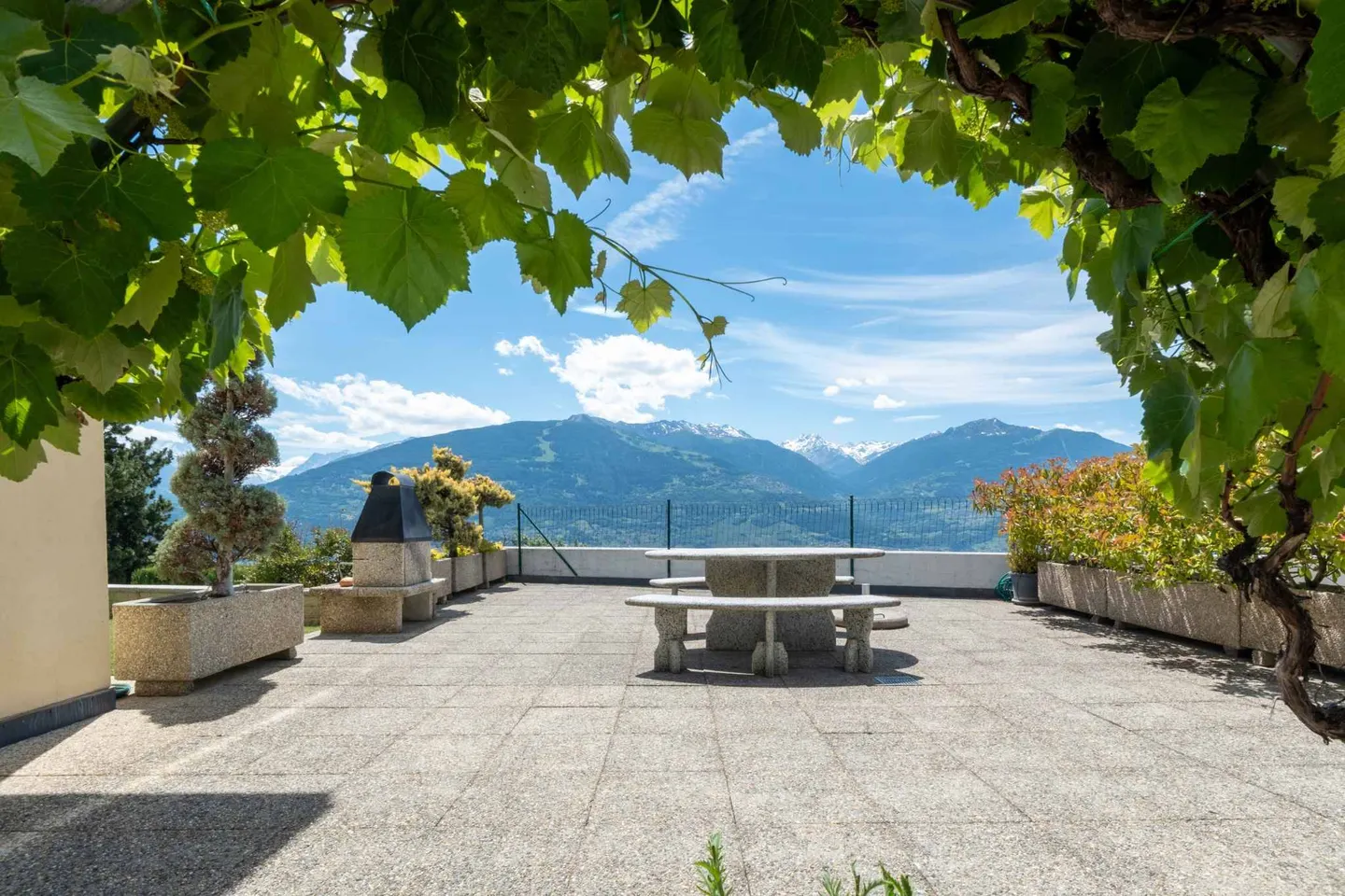 Hervorragende außergewöhnliche Villa - Panoramablick - Foto 1 von 13
