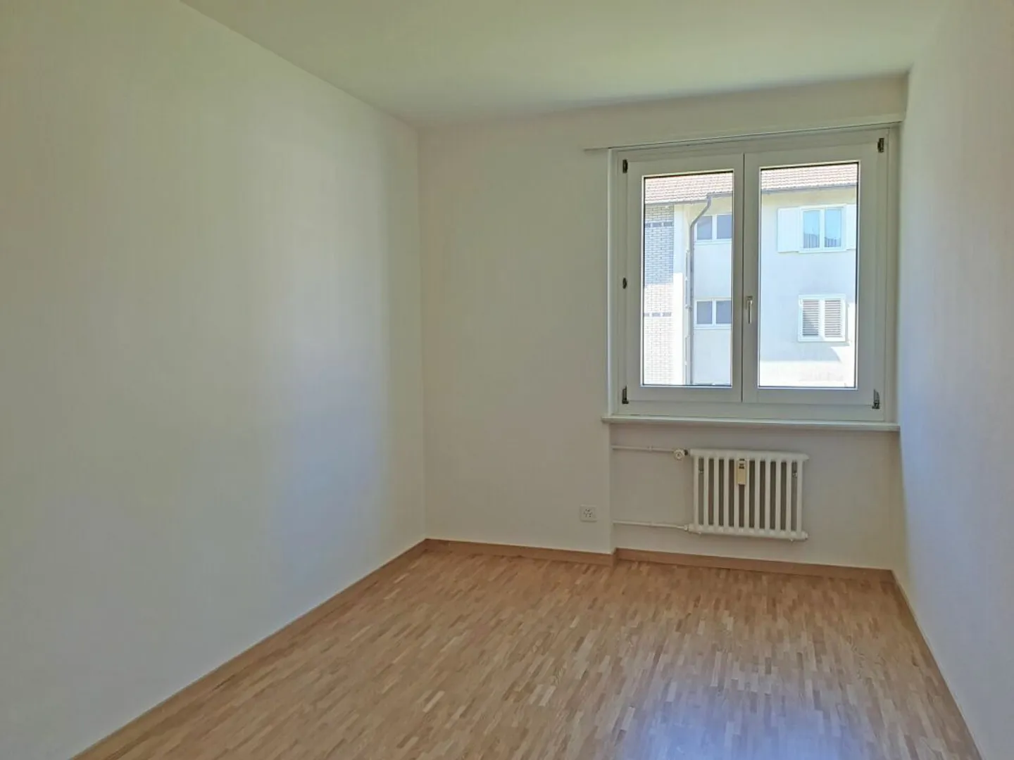 Renovated, bright apartment with well-sunned balcony - Photo 7 of 13