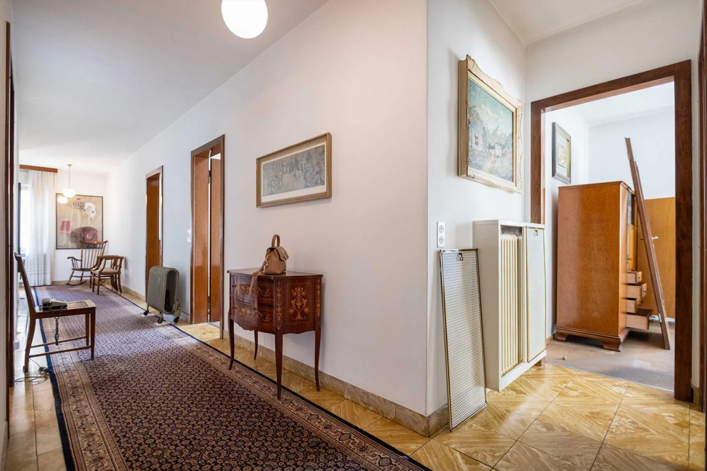 OPPORTUNITÀ - CASA BIFAMILIARE 7.5 CON SPAZI COMMERCIALI A CHIASSO - Foto 6 di 9