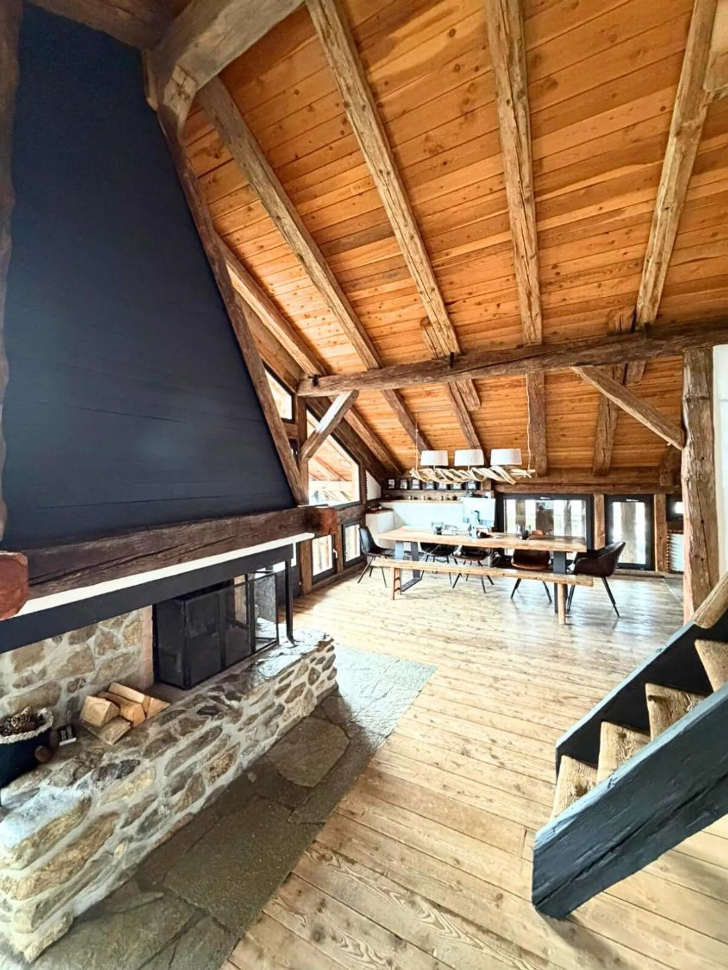 Prächtige renovierte Scheune / Chalet mit Charakter in Icogne - Foto 1 von 18