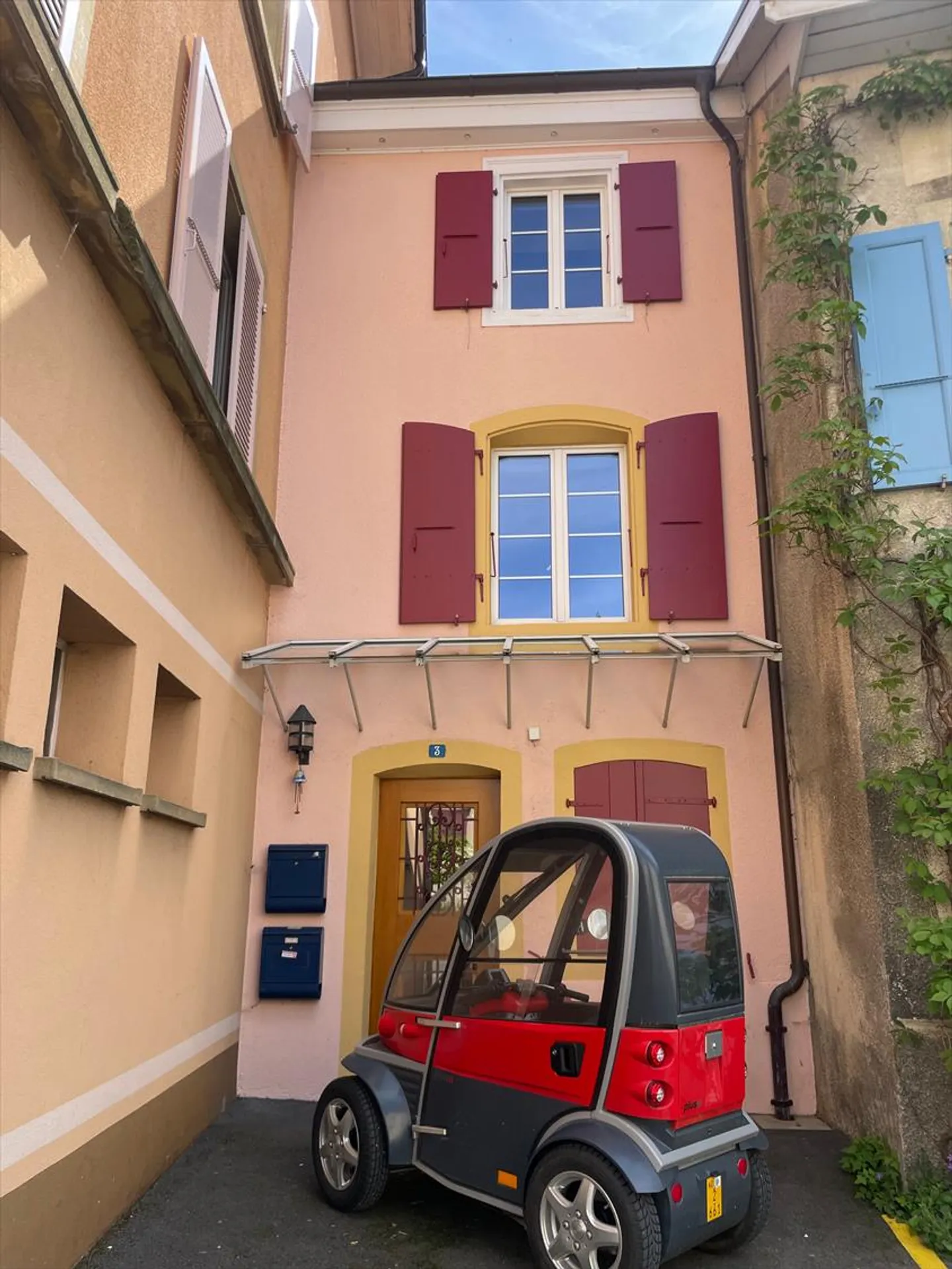 Charmanter Einfamilienbungalow mit 4,5 Zimmern auf 3 Etagen - Foto 1 von 11