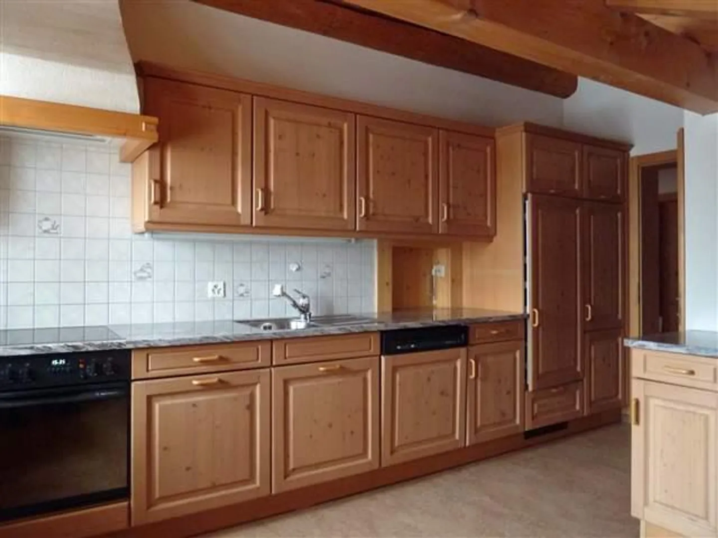 Attractive 3.5 Room Penthouse - Photo 3 of 7