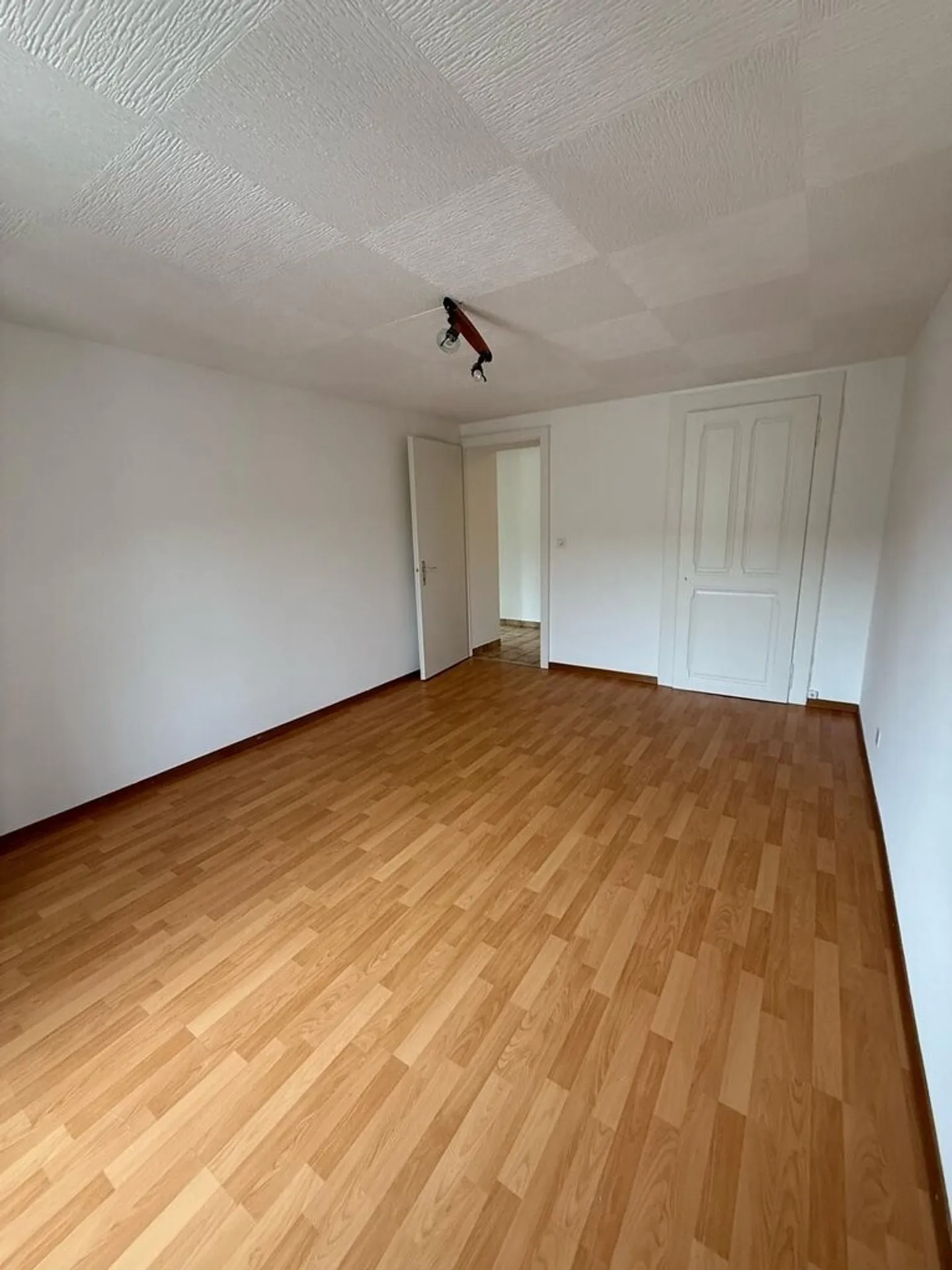 Zu ergreifen! Wunderschöne Wohnung im Herzen von Chippis! - Foto 4 von 7