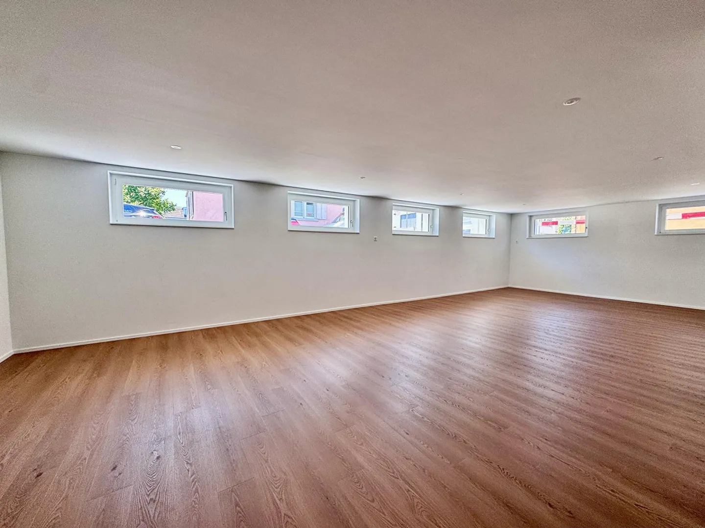 Première location - Votre nouveau site commercial au cœur d'Uster - Photo 6 sur 10