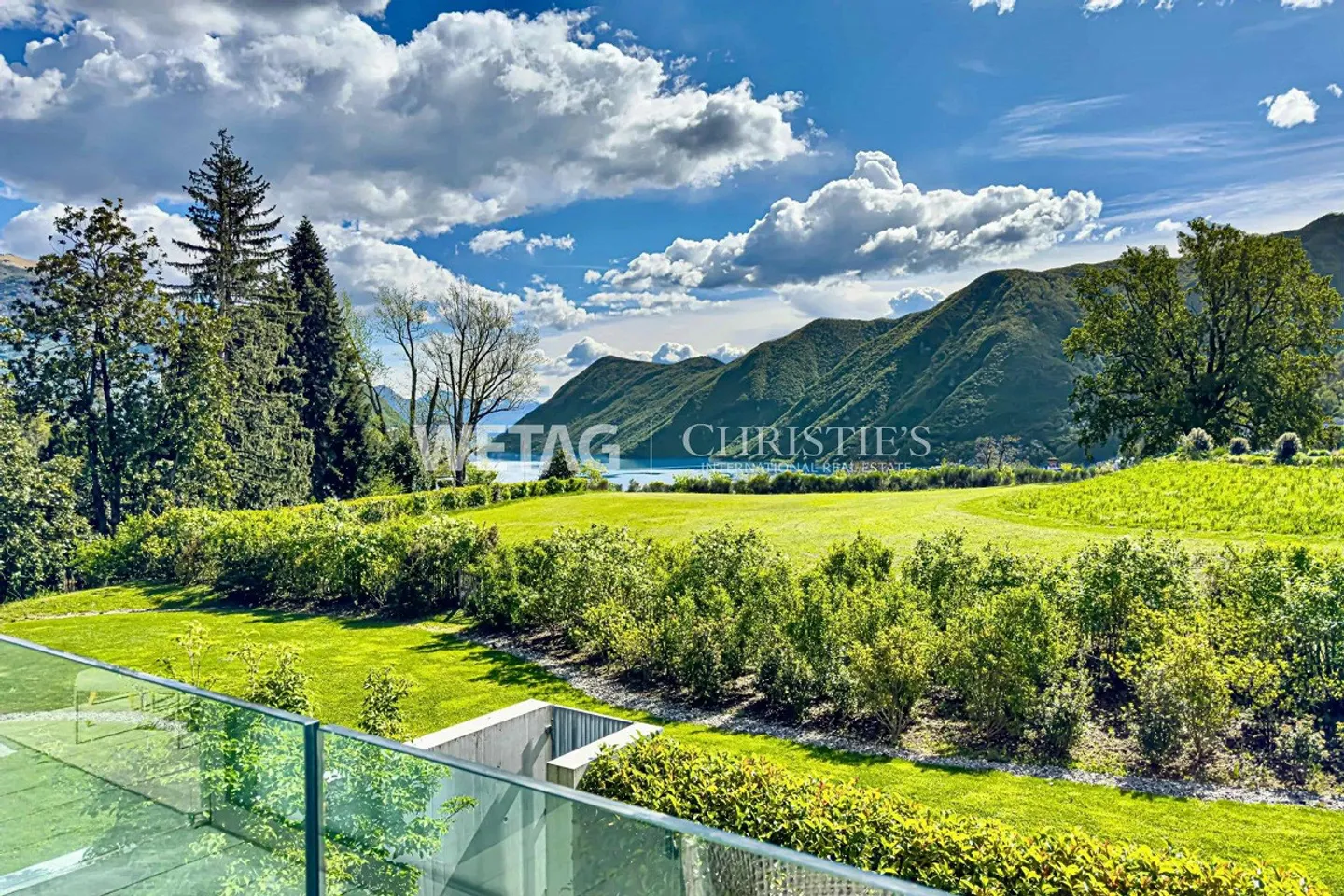 Collina d'Oro-Gentilino: élégante villa en terrasse avec jardin privé à vendre - Photo 1 sur 10