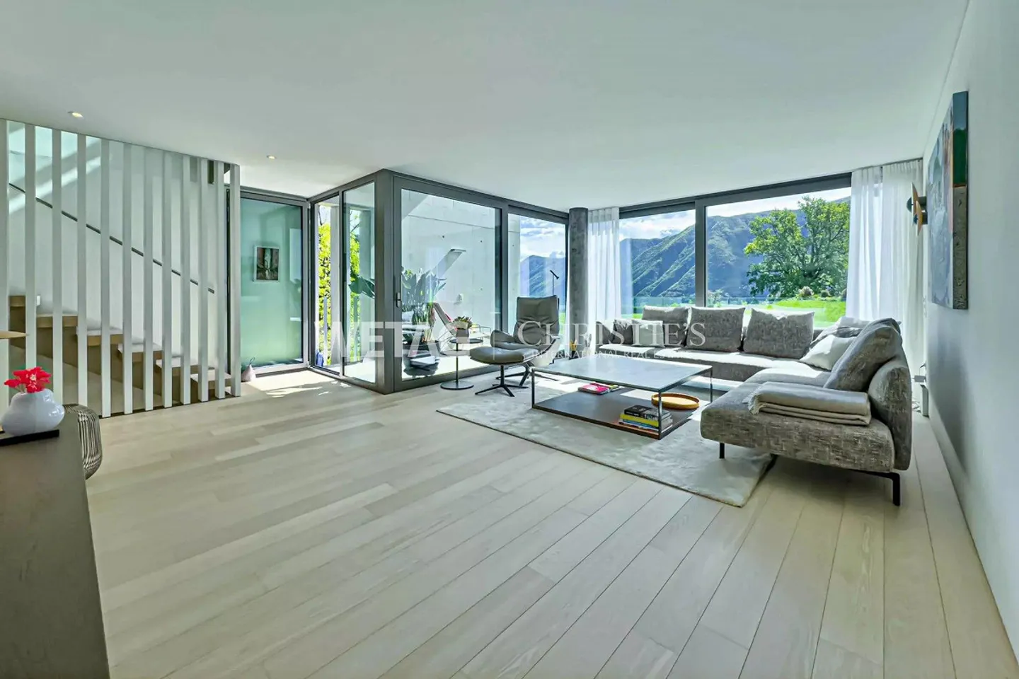 Collina d'Oro-Gentilino: élégante villa en terrasse avec jardin privé à vendre - Photo 3 sur 10