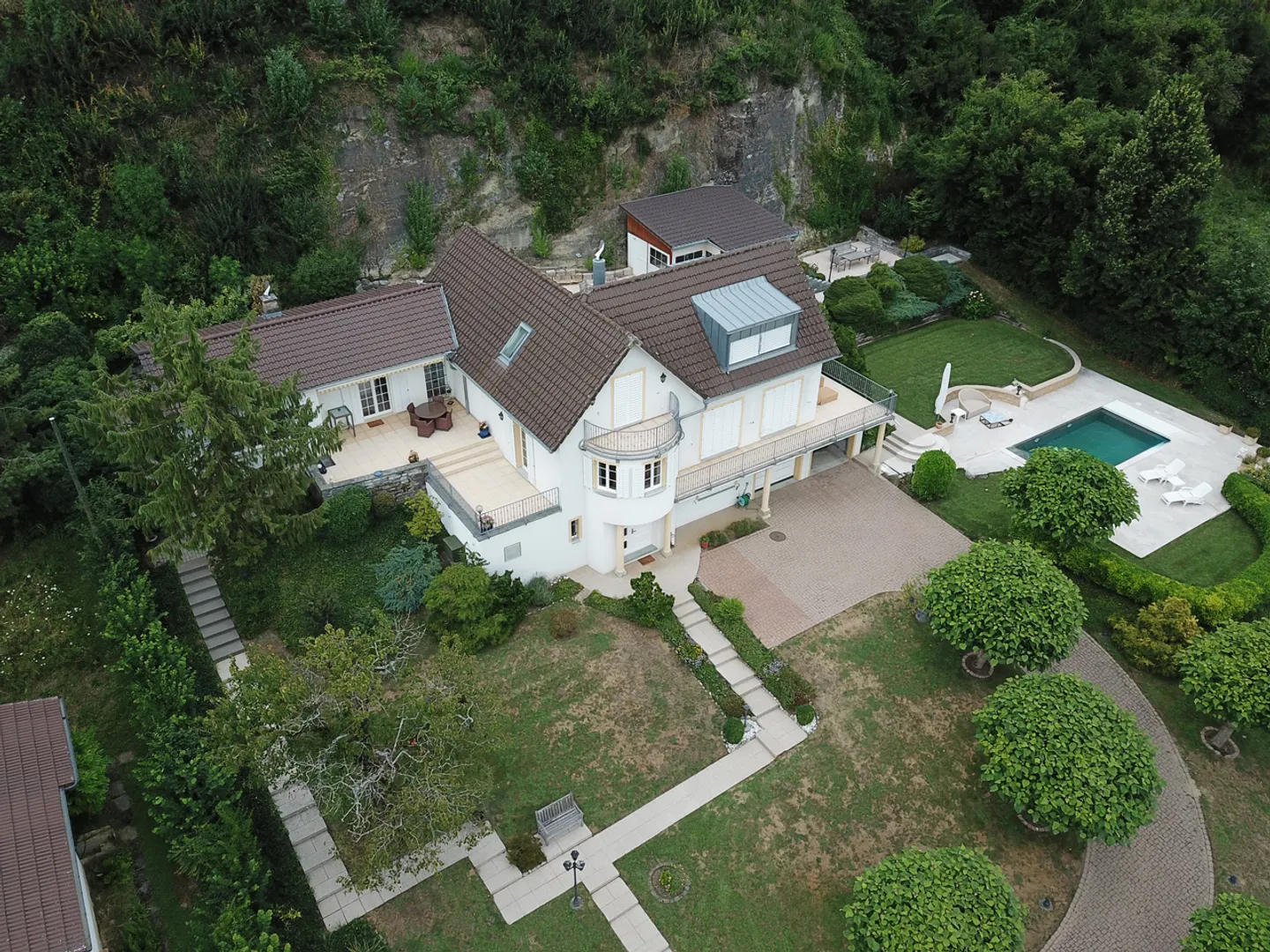 Villa esclusiva con vista mozzafiato sul lago e sulle Alpi e oasi con piscina - Foto 1 di 19