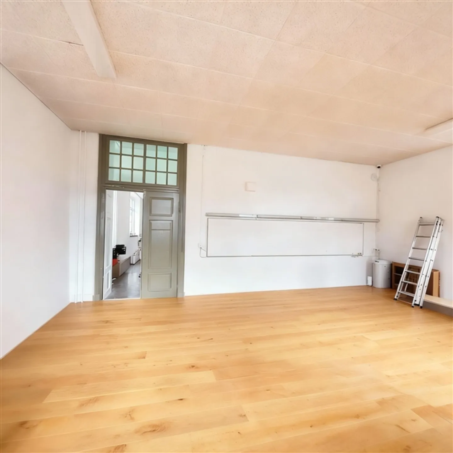 BHF Näfels-Mollis Attractive Sales, Gastro or Office Space - Photo 1 of 11