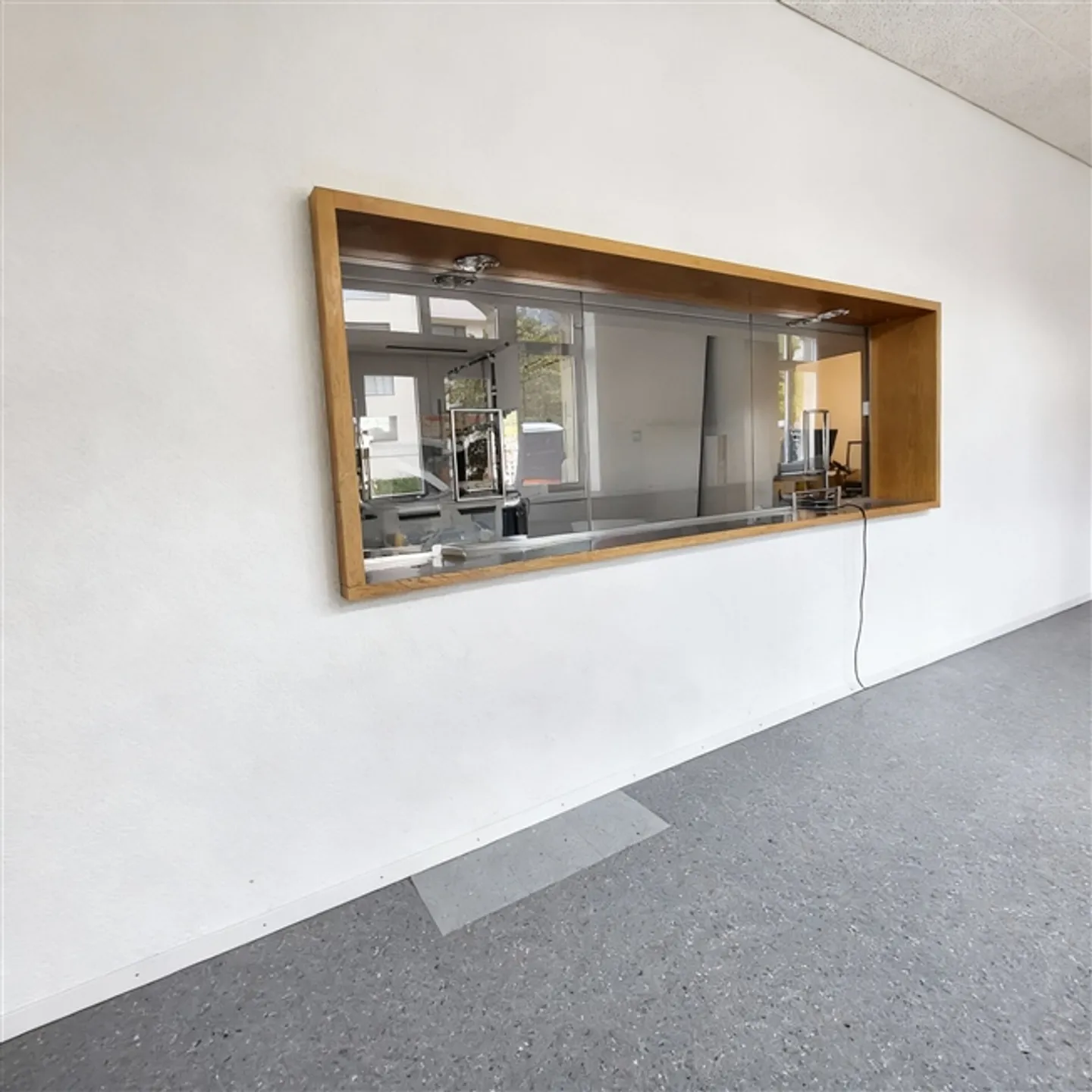 BHF Näfels-Mollis Attractive Sales, Gastro or Office Space - Photo 5 of 11