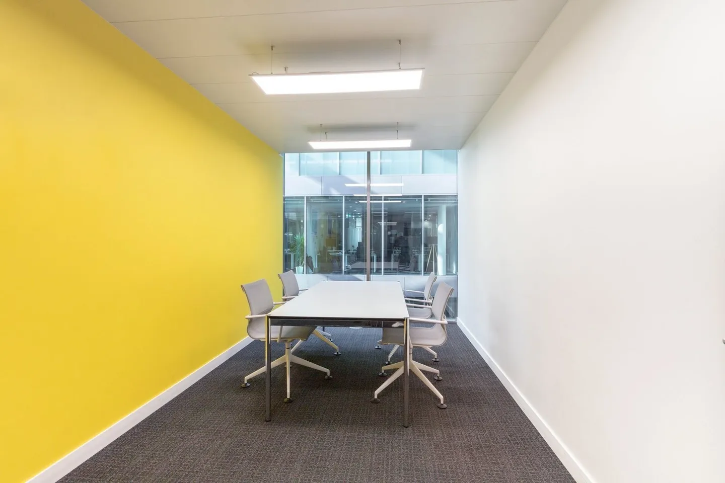 Fully equipped open-plan offices for you and your team in Regus Business Park - Photo 8 of 9