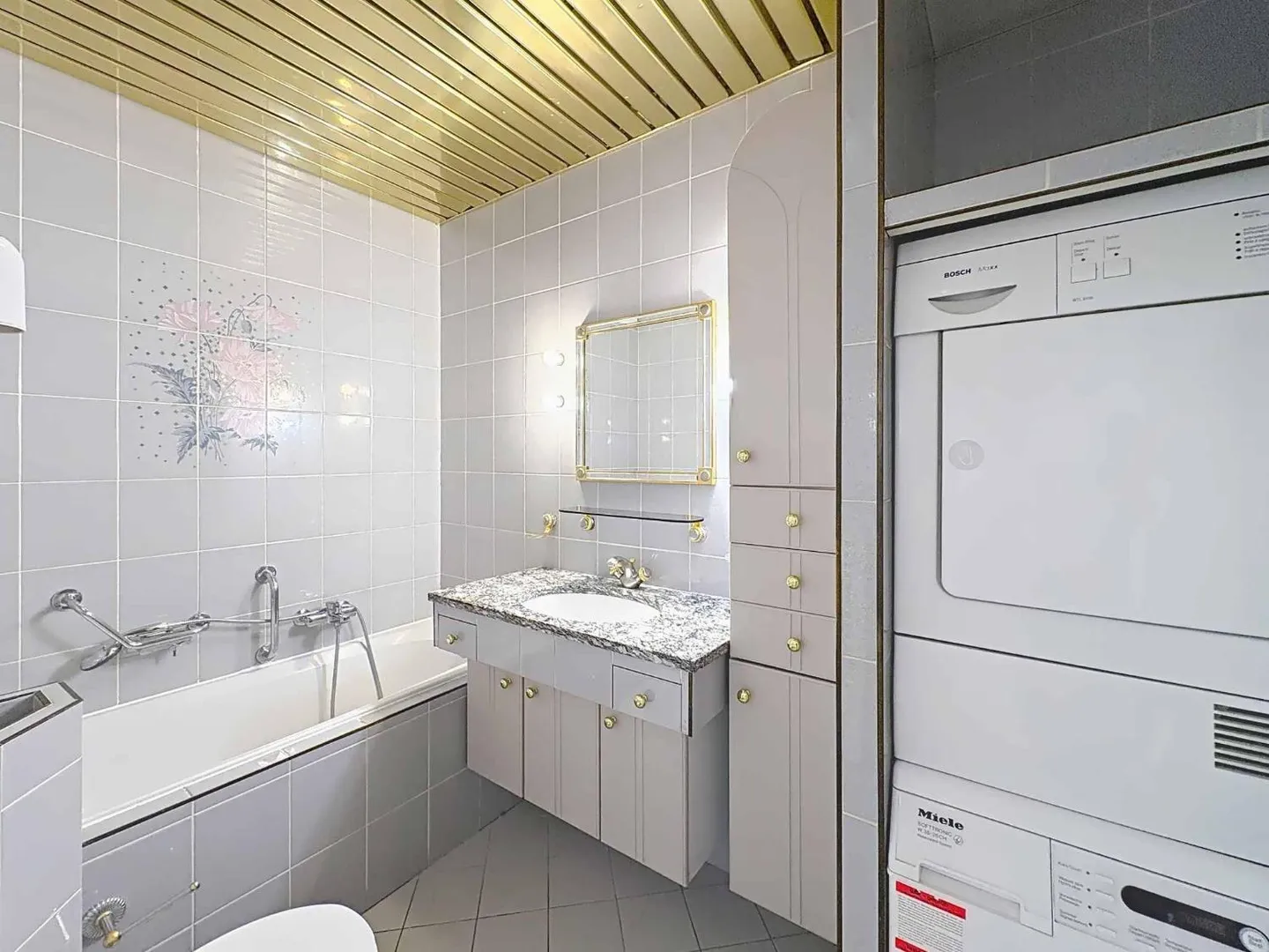 Exklusiv: 5-Zimmer-Wohnung im 10. Stock - CASATAX - Foto 7 von 8