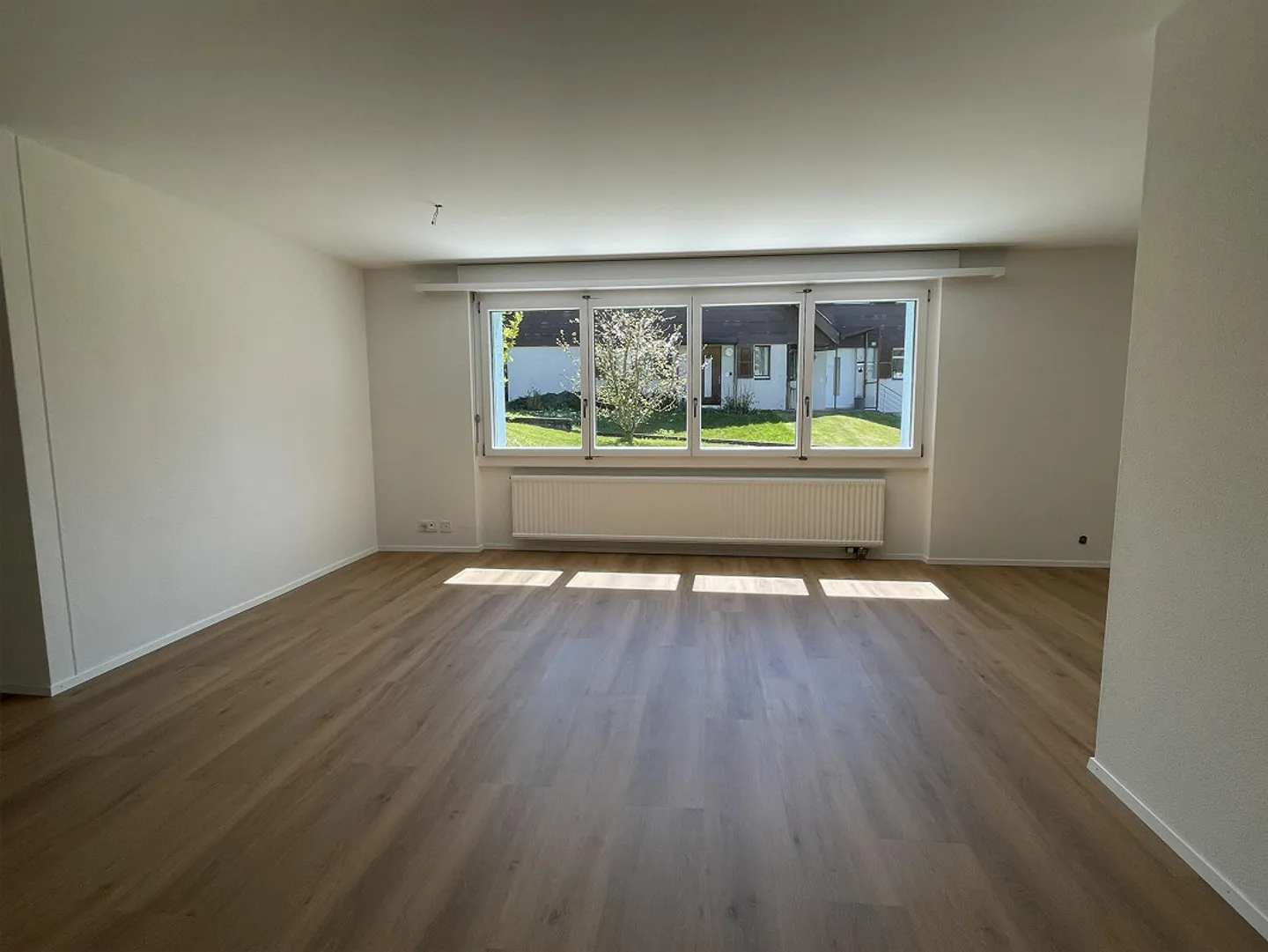 Appartement lumineux de 1,5 pièce avec coin salon ensoleillé - Photo 4 sur 12