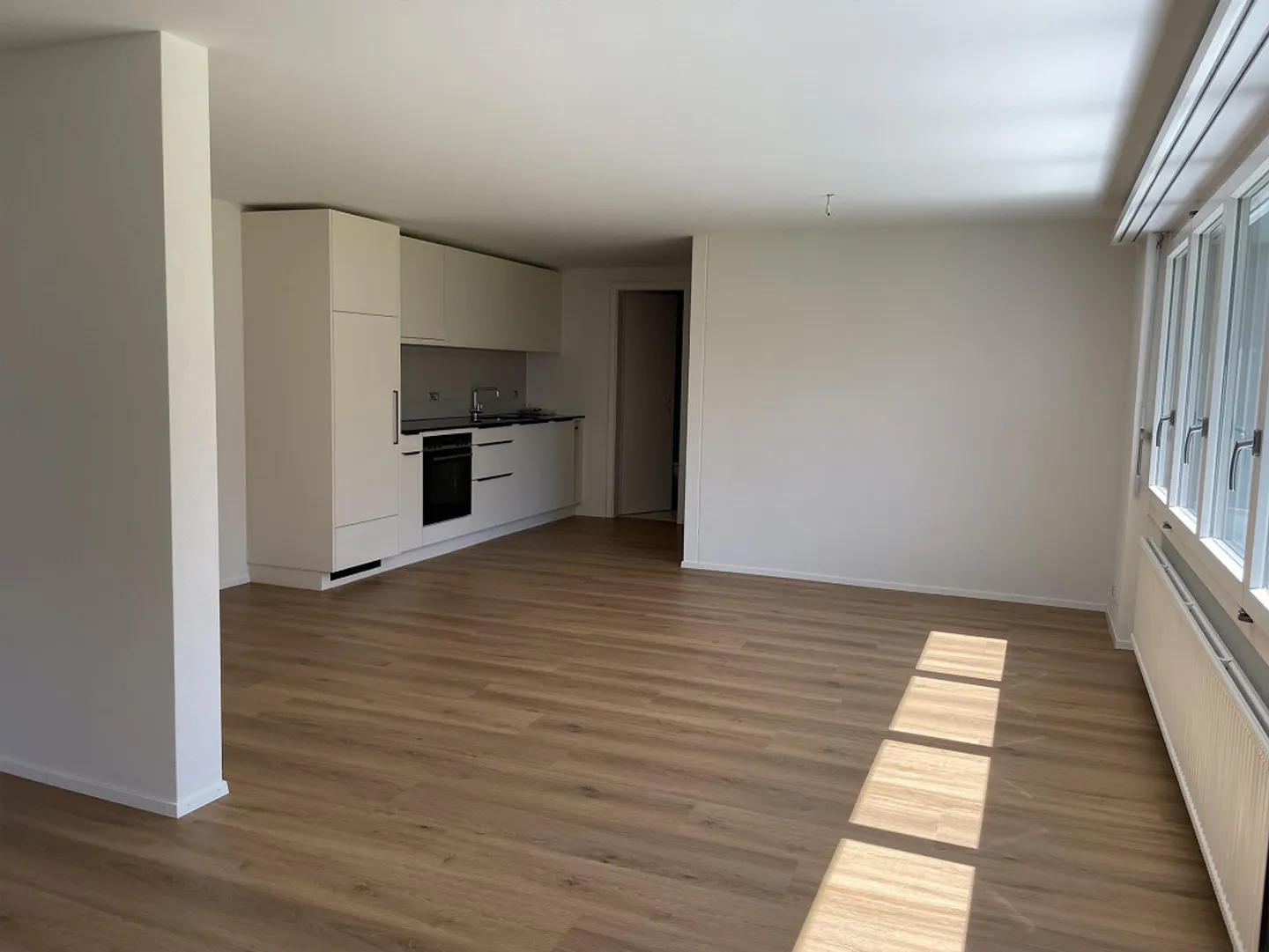 Appartement lumineux de 1,5 pièce avec coin salon ensoleillé - Photo 7 sur 12