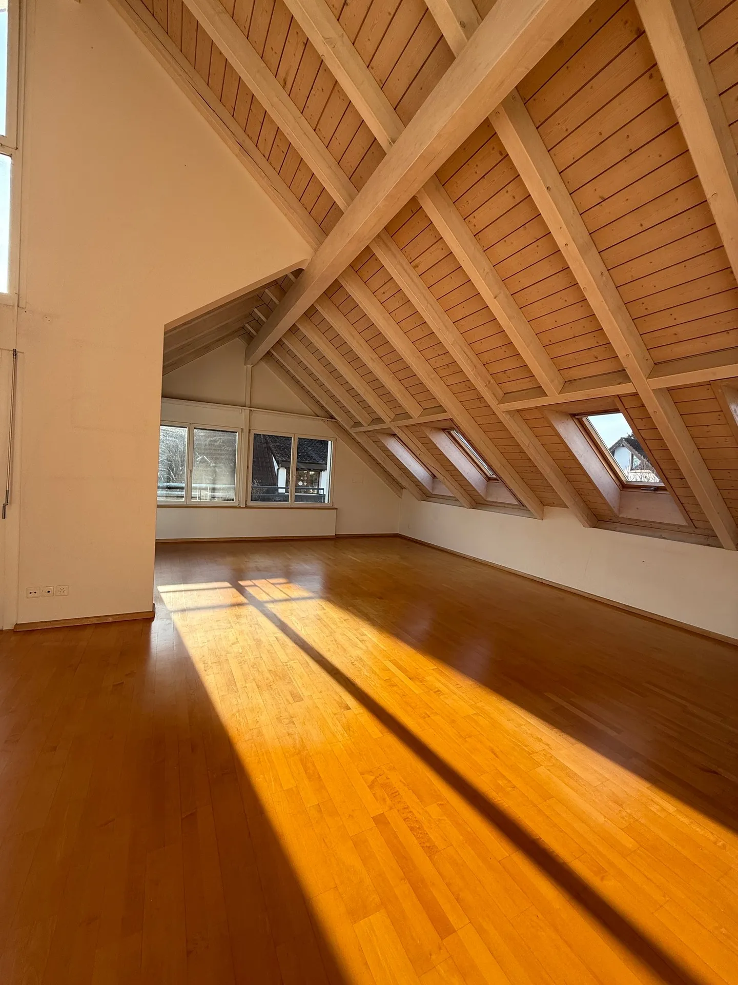 Geräumige Maisonette-Wohnung mit Terrasse - Foto 4 von 30