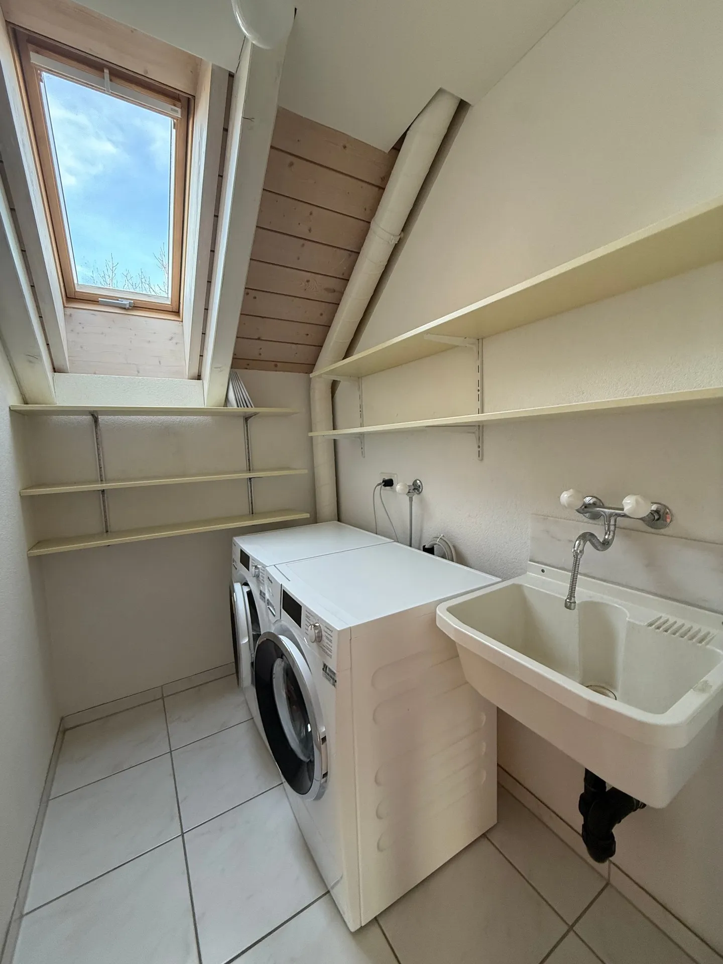 Geräumige Maisonette-Wohnung mit Terrasse - Foto 13 von 30