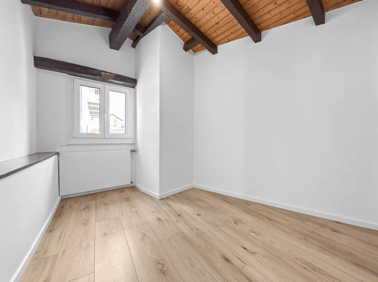 Maison individuelle rénovée en 2025 avec incroyable vue ! - Photo 11 sur 13