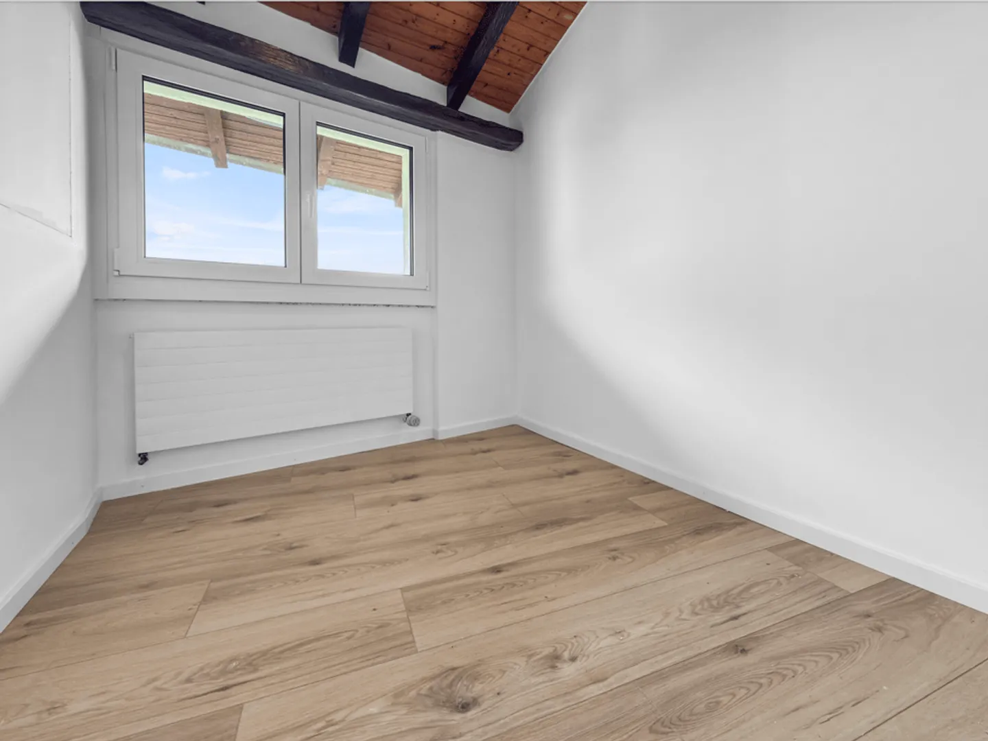 Maison individuelle rénovée en 2025 avec incroyable vue ! - Photo 12 sur 13