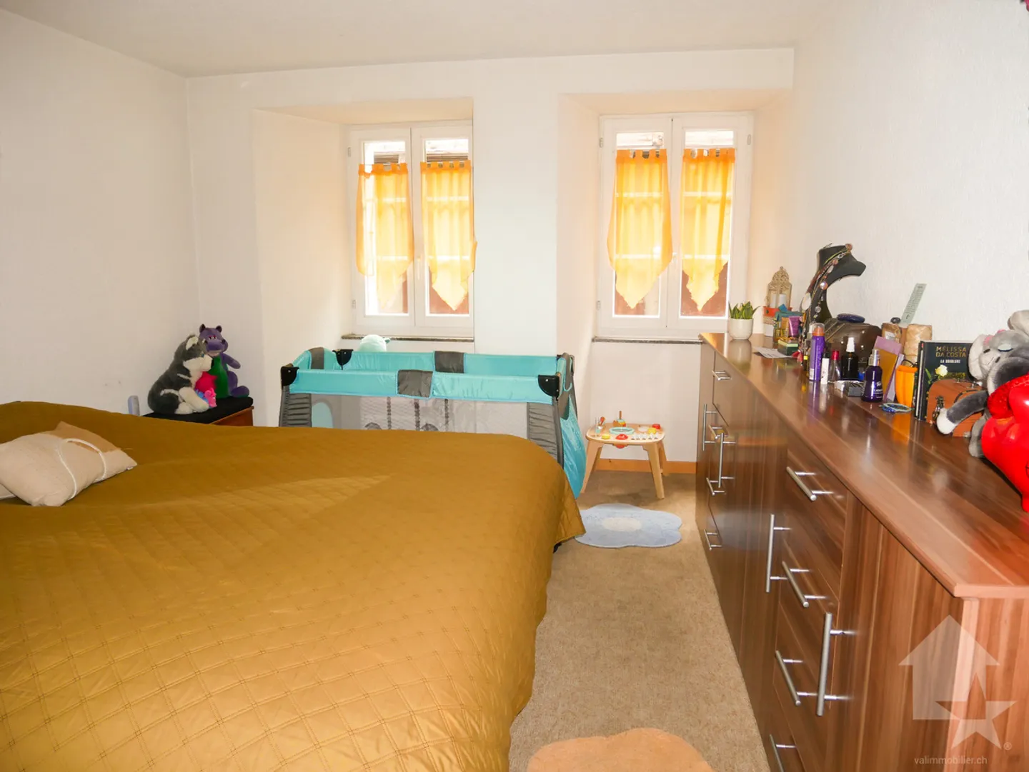 Geräumiges Dorfhaus mit 7,5 Zimmern im Herzen von Orsières - Foto 15 von 19