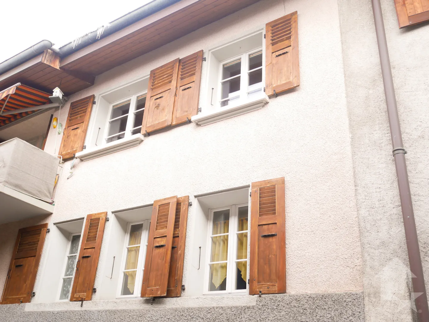 Geräumiges Dorfhaus mit 7,5 Zimmern im Herzen von Orsières - Foto 1 von 19