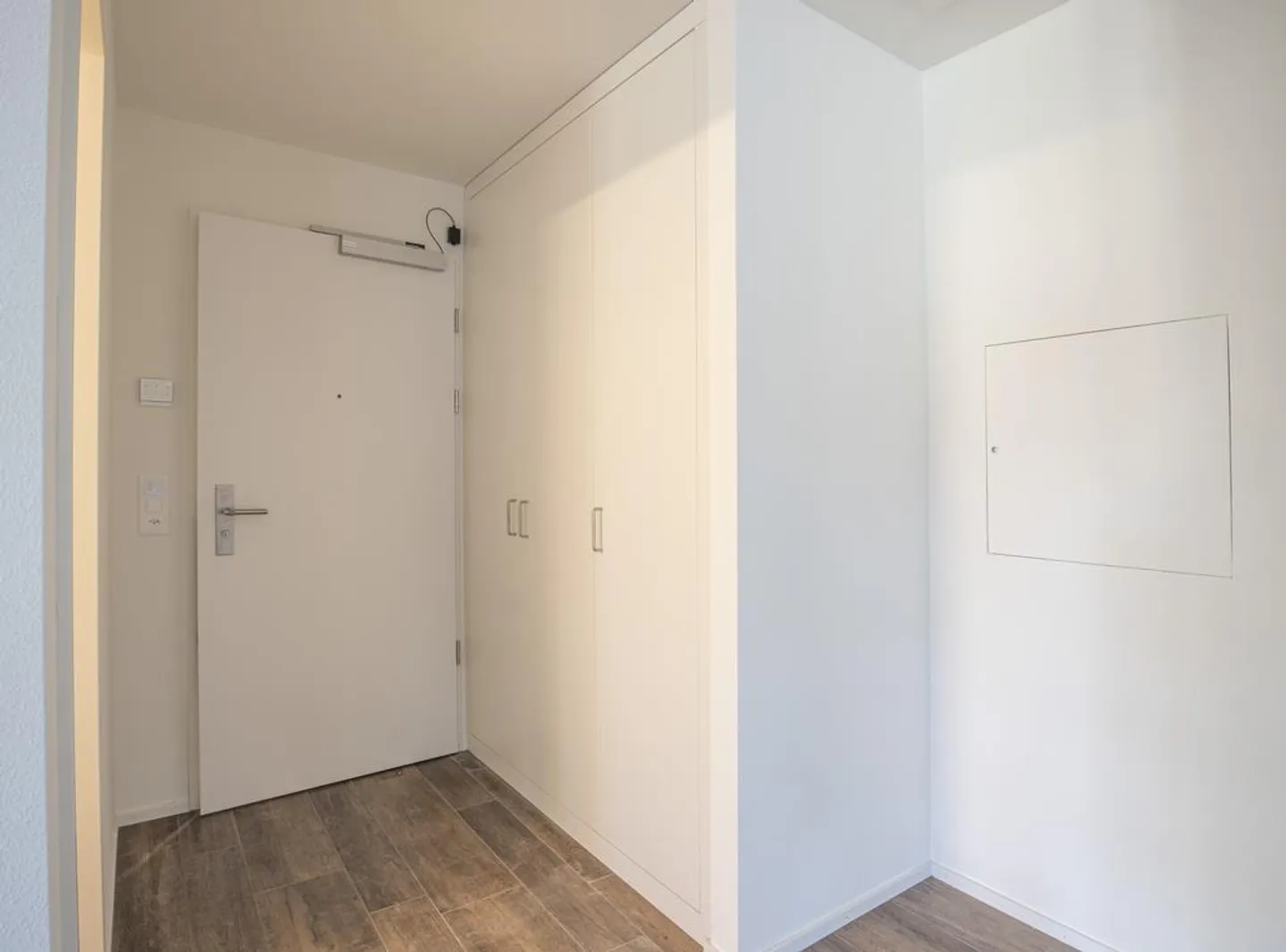 Vie moderne dans la tour à Pratteln - Photo 2 sur 9