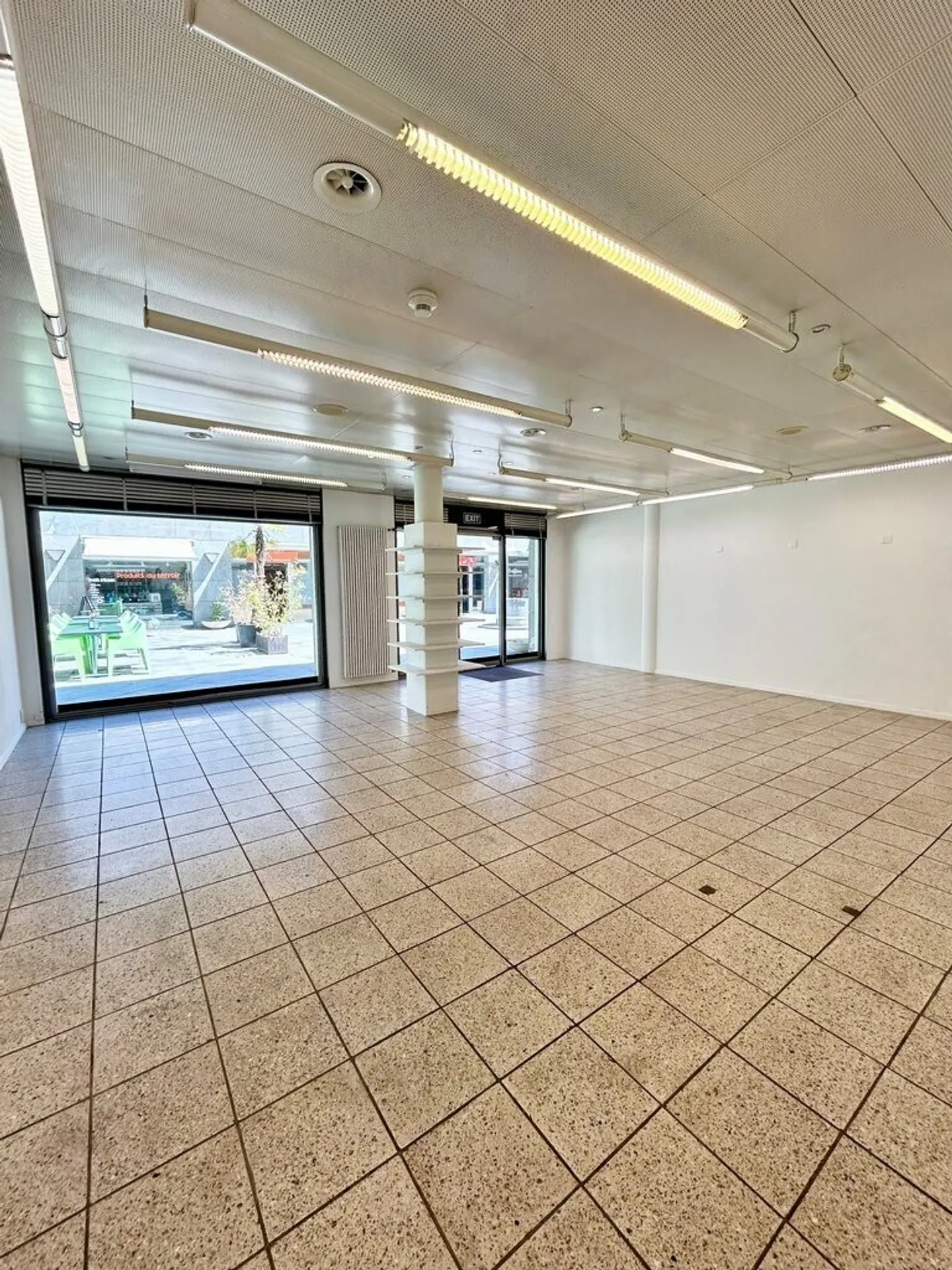 Arcade au centre ville de Sierre à louer de suite ou à convenir - Photo 4 sur 7