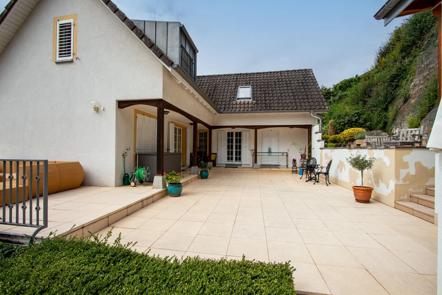 Villa esclusiva con vista mozzafiato sul lago e sulle Alpi e oasi con piscina - Foto 6 di 19