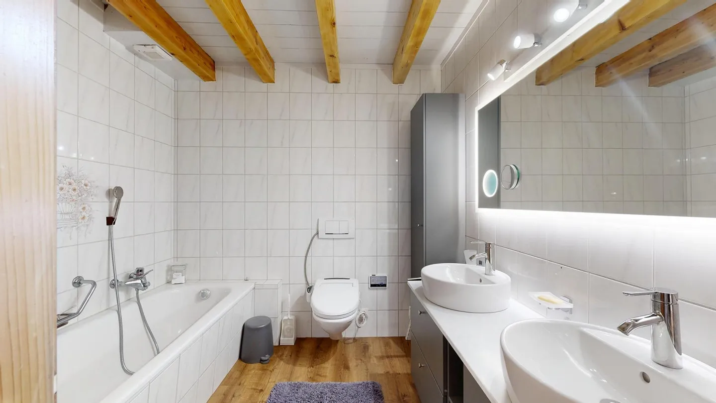 Exclusive 6.5 Room Semi-Detached House in a Quiet Location in Eichberg - Photo 6 of 13