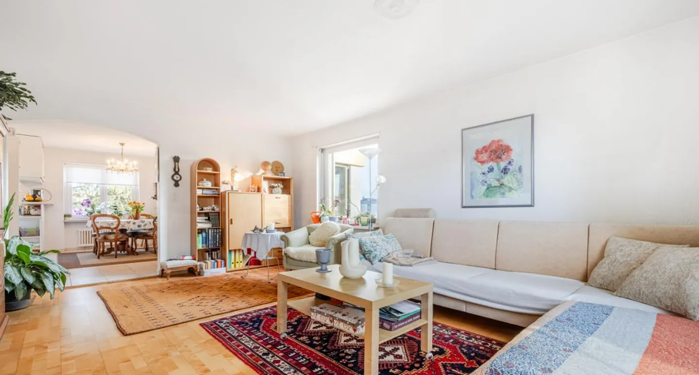 3.5 Rooms with Charm in a Sunny Location and Surrounded by Nature - Photo 1 of 10