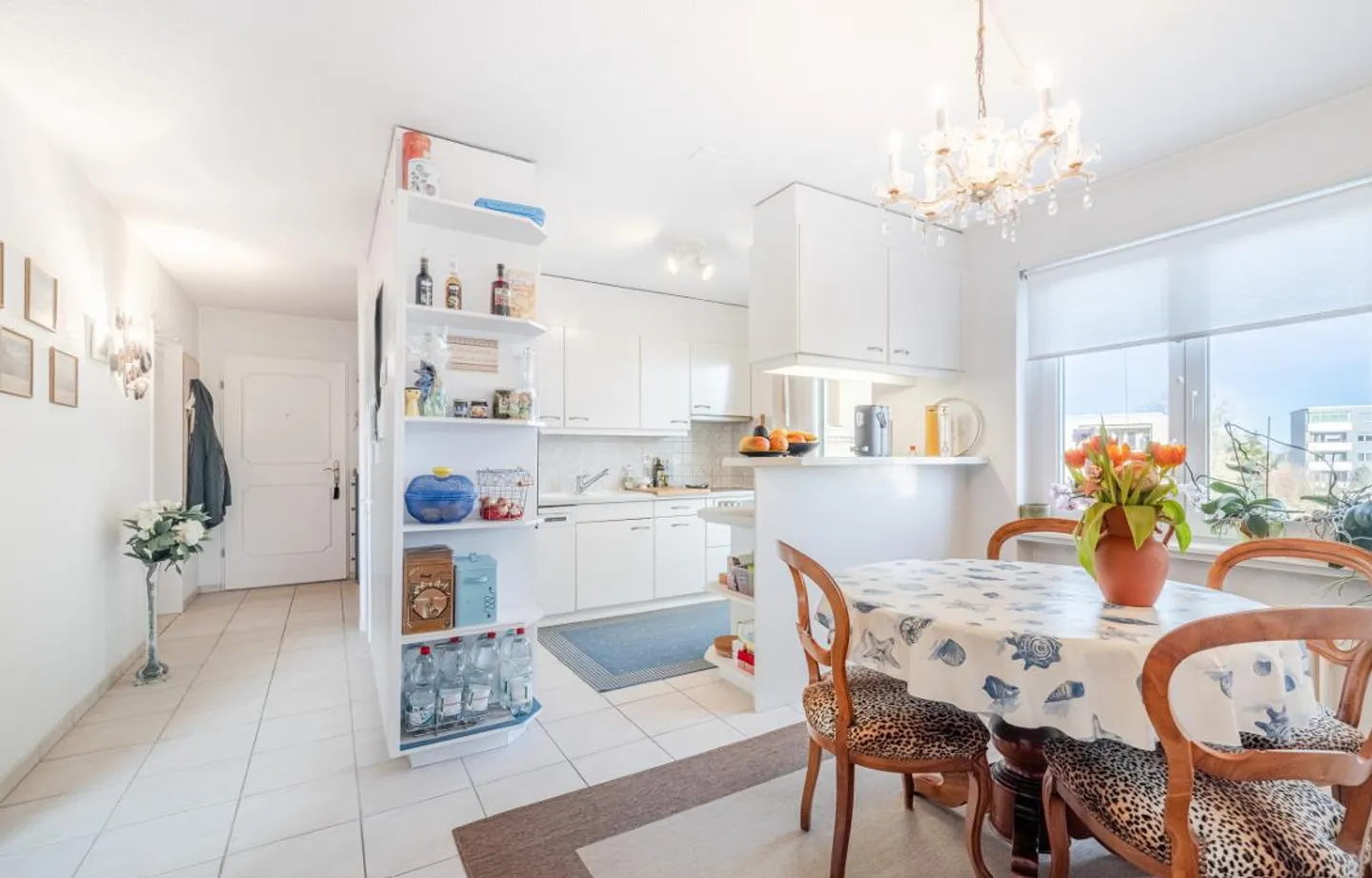 3.5 Rooms with Charm in a Sunny Location and Surrounded by Nature - Photo 2 of 10