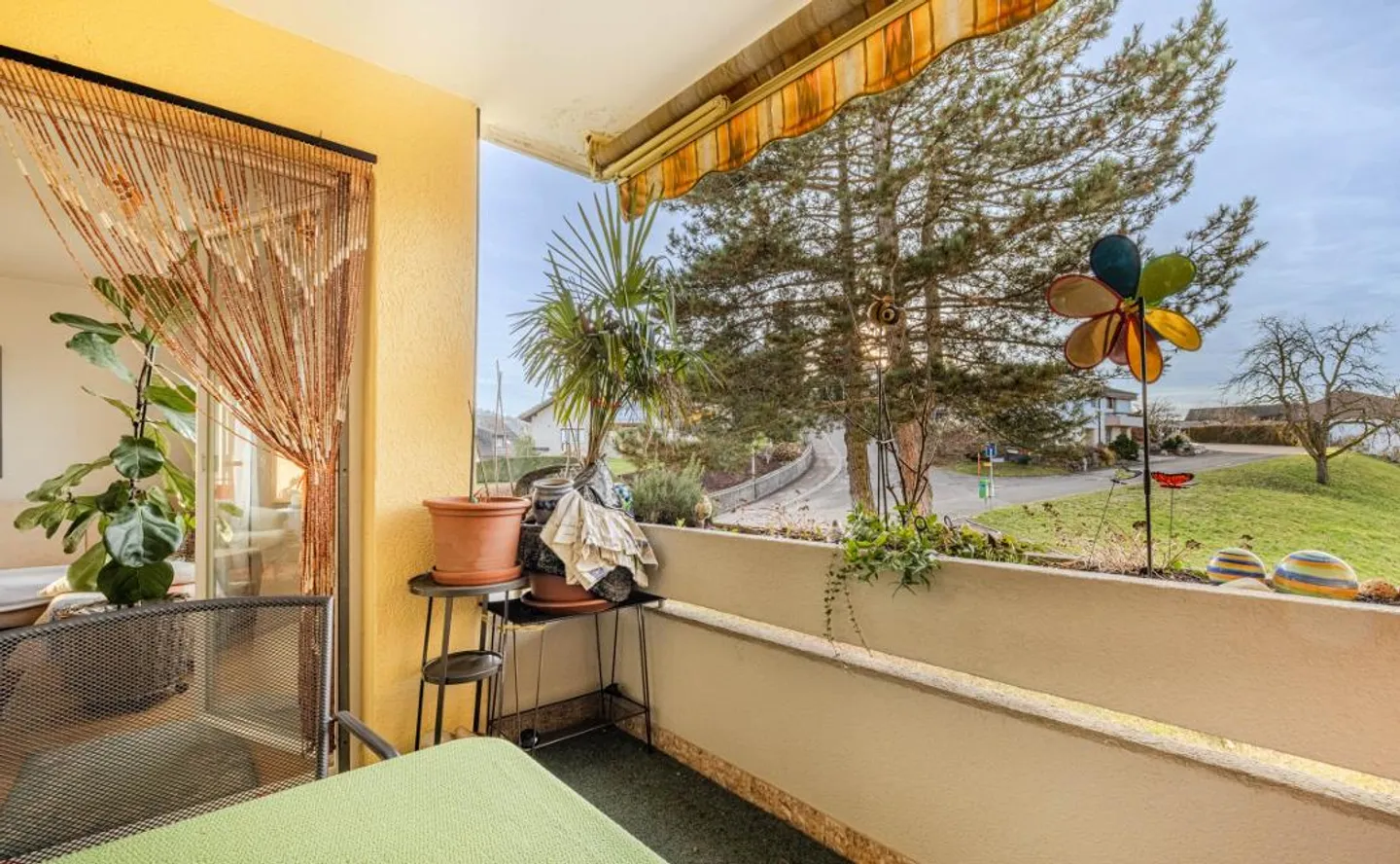 3.5 Rooms with Charm in a Sunny Location and Surrounded by Nature - Photo 3 of 10