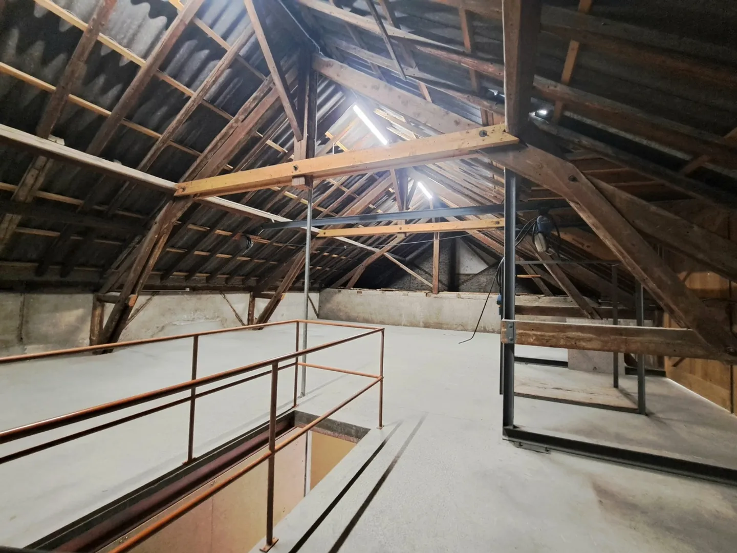 HIPPODROME 18, SPAZIO COMMERCIALE CON AMPIA MEZZANINA - Foto 4 di 6