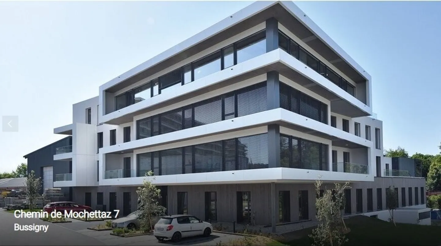 Grande posto auto interno - Foto 1 di 1