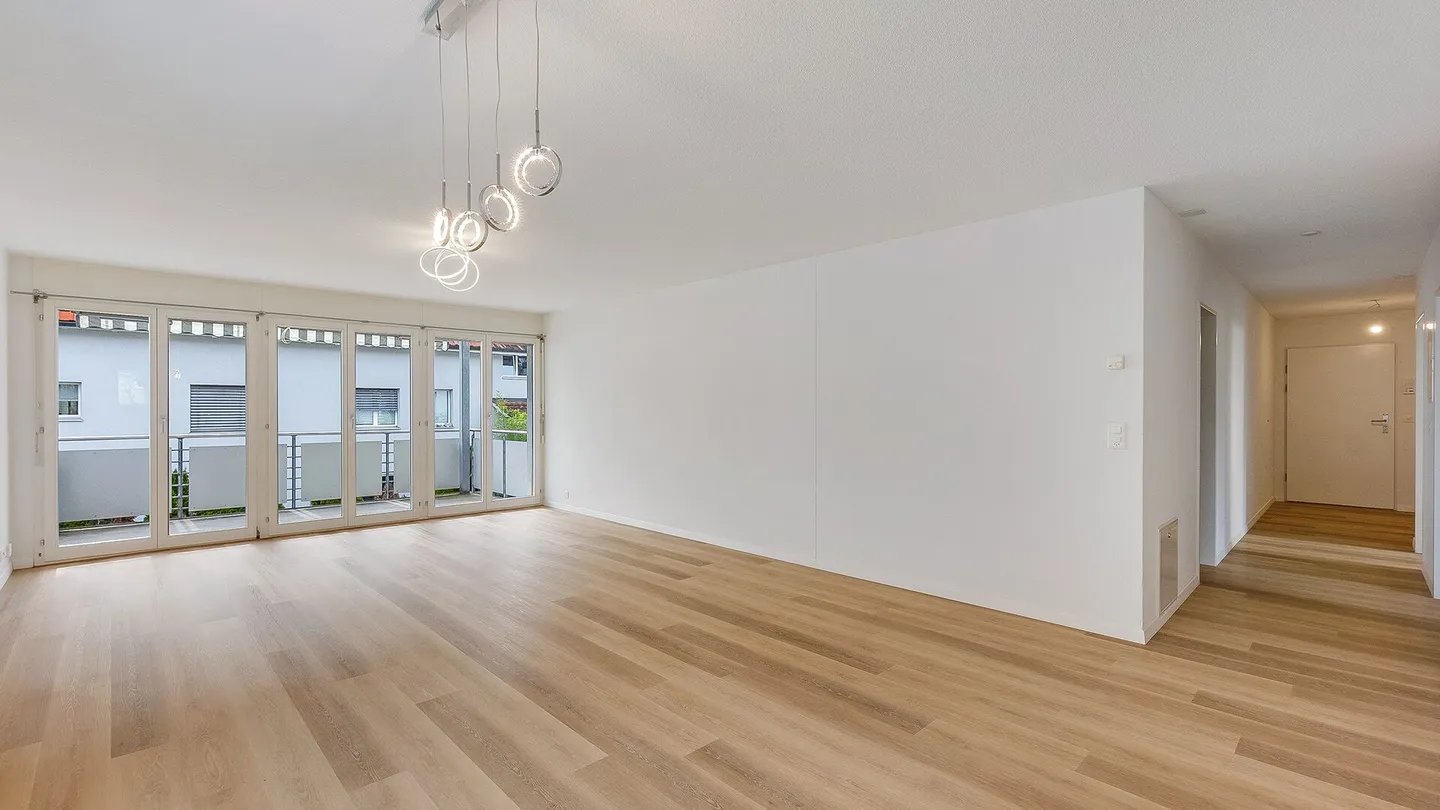 Bright living happiness with sunny south-facing balcony in Brüttisellen - Photo 3 of 13