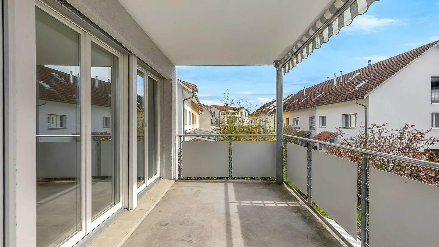 Bright living happiness with sunny south-facing balcony in Brüttisellen - Photo 4 of 13