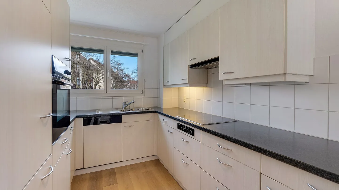 Bright living happiness with sunny south-facing balcony in Brüttisellen - Photo 6 of 13