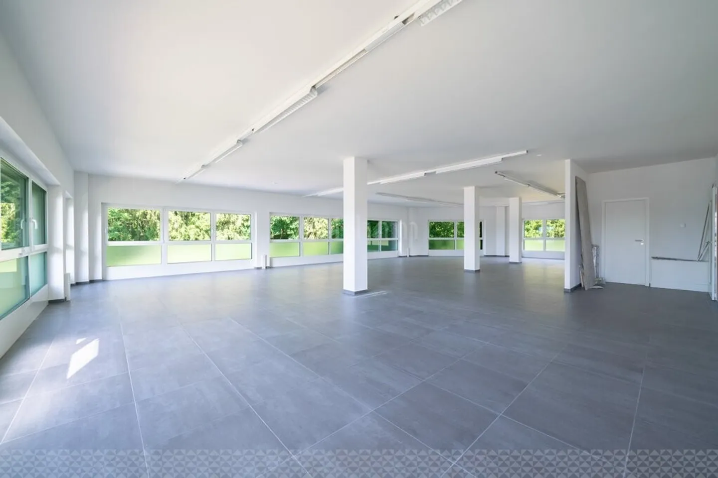178m2 Bürofläche teilbar in Saint-Légier - Foto 4 von 8