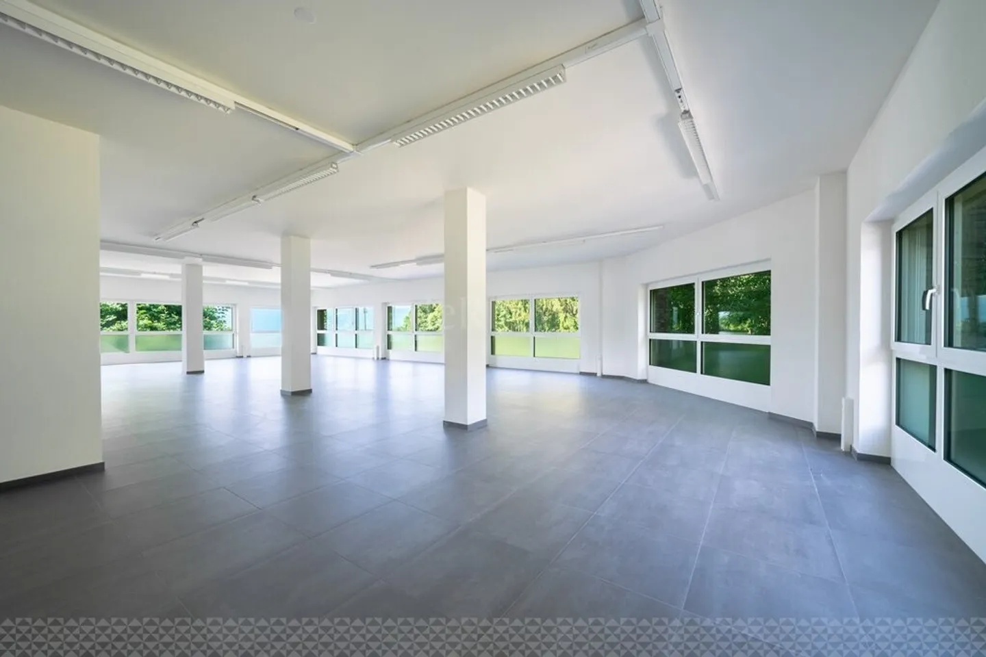 178m2 Bürofläche teilbar in Saint-Légier - Foto 5 von 8
