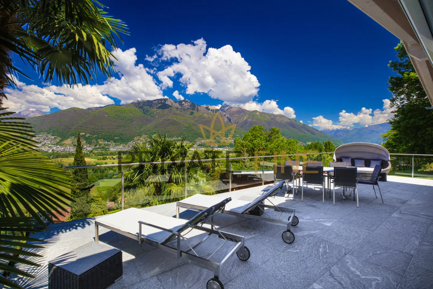 Holiday Villa - Hideaway with Large Pool and Stunning Lake View - Photo 9 of 31