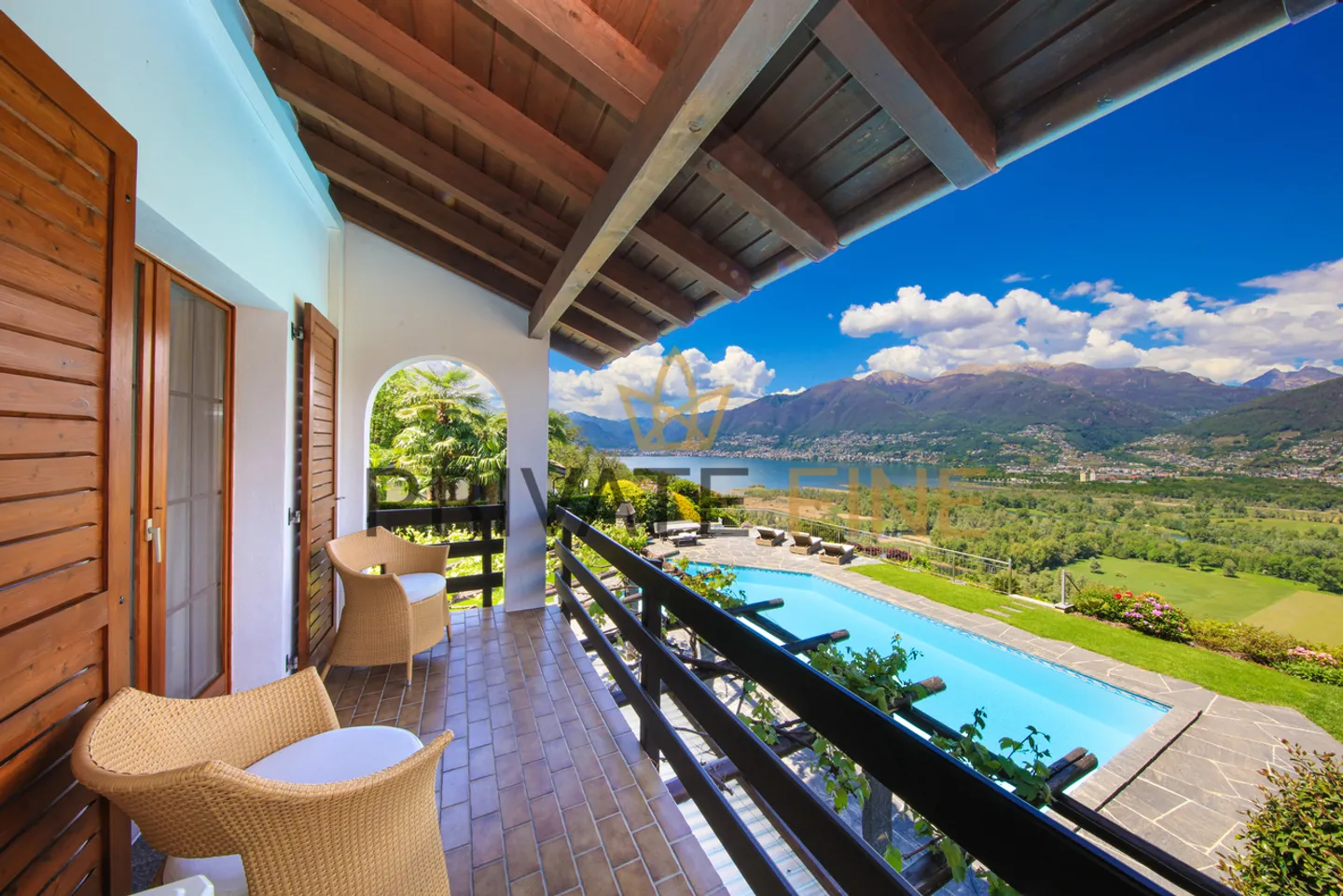 Holiday Villa - Hideaway with Large Pool and Stunning Lake View - Photo 3 of 31