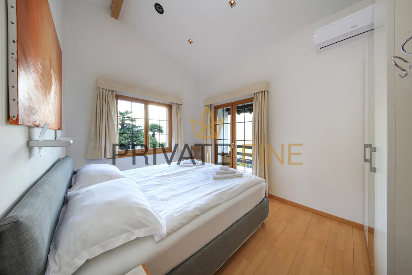 Holiday Villa - Hideaway with Large Pool and Stunning Lake View - Photo 16 of 31